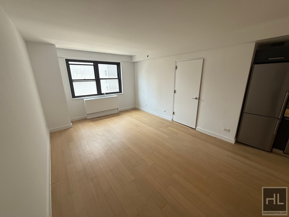 Building Photo - East 39th Street