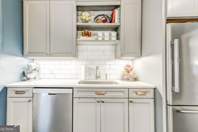 Building Photo - 28 Collier Rd NW