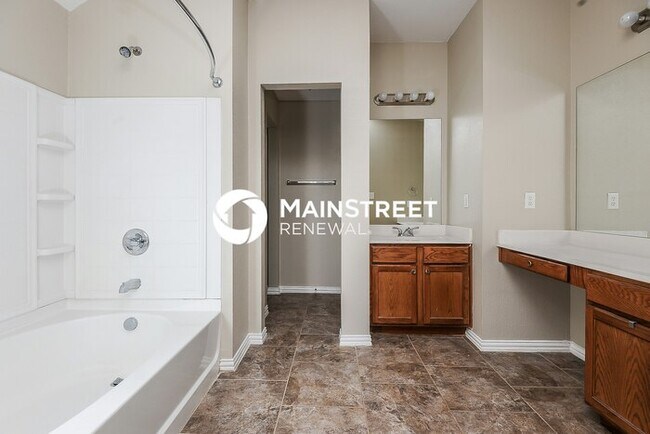 Building Photo - 3 Bedroom Pet-Friendly Home in Crowley, TX with Main Street Renewal