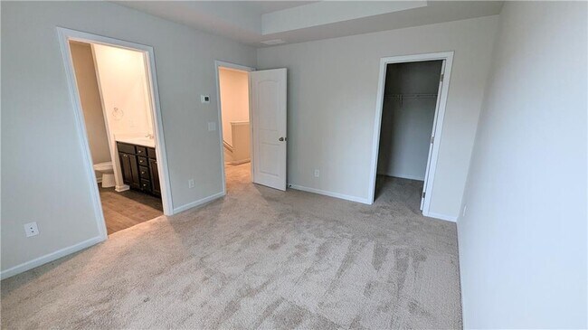 Building Photo - 549 Ruths Dr