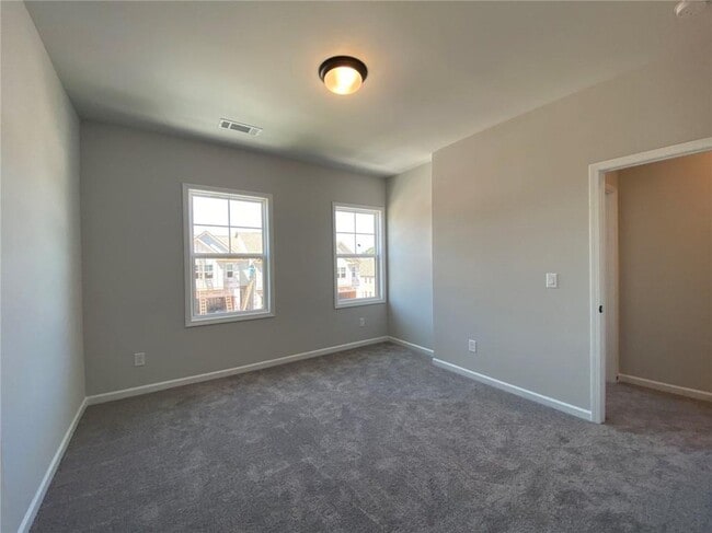 Building Photo - 5037 Silver Fox Trl