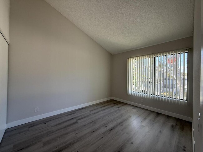 Building Photo - 110 N Richmont Dr
