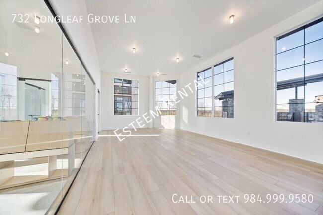 Building Photo - 732 Longleaf Grv Ln