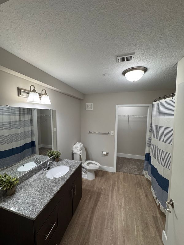 Building Photo - 680 6th Ave NE