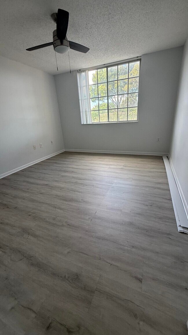 Building Photo - 1755 Village Blvd