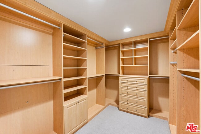 Building Photo - 17087 Palisades Cir