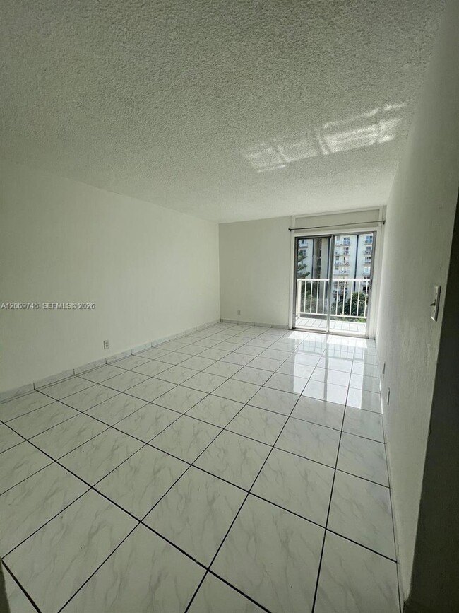 Building Photo - 4550 NW 9th St