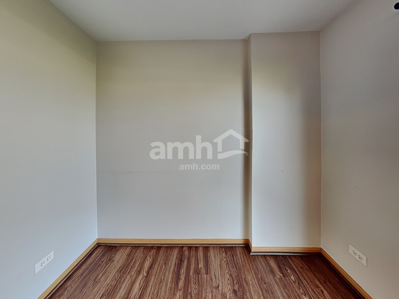 Building Photo - 250 Wedgewood Cir