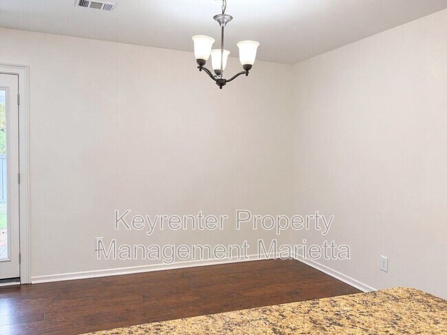 Building Photo - 2190 Palmyra Dr