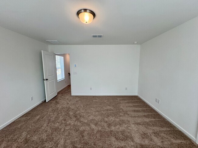 Building Photo - 4BR/2.5BA Two Car Garage in Element Park