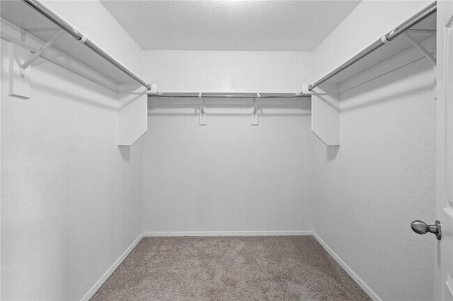 Building Photo - 313 Woodcreek St