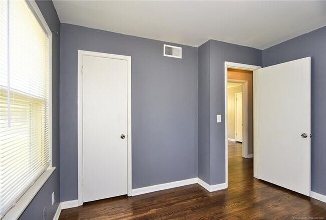 Building Photo - Remodeled 3 Bedroom House