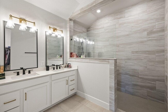 Building Photo - 8408 Grenadier Dr