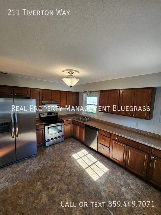 Building Photo - 211 E Tiverton Way