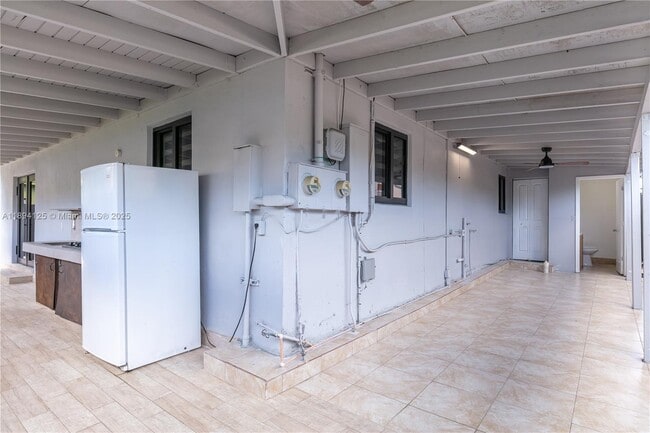 Building Photo - 3612 SW 15th St