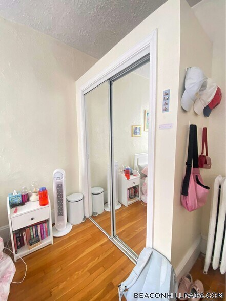 Building Photo - 72 Revere St