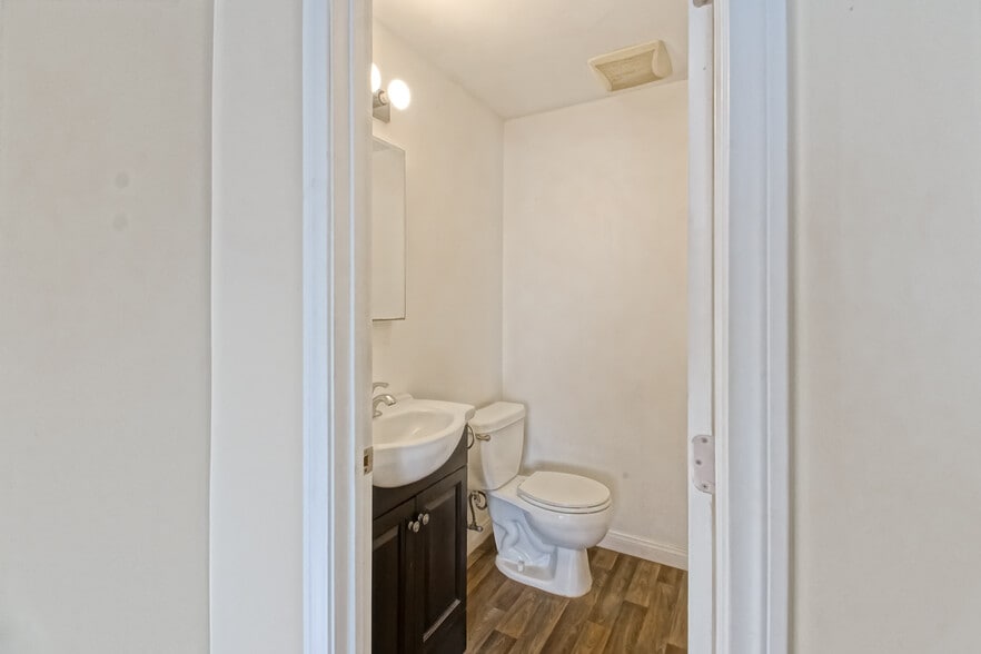 Building Photo - 4541 W 172nd St