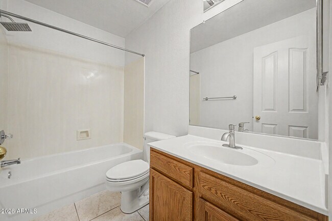 Building Photo - 6602 W Desert Hollow Dr