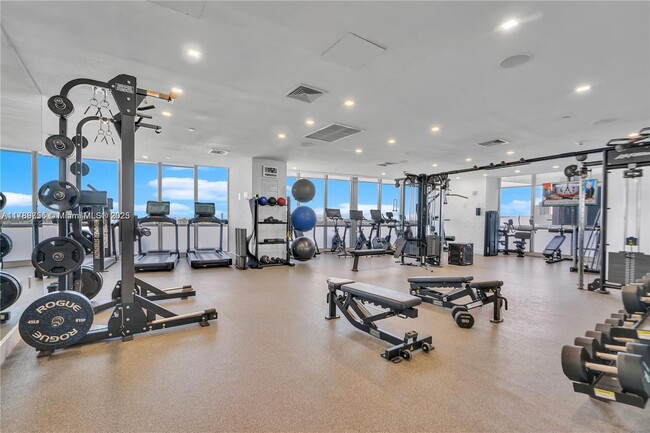 Building Photo - 1100 Biscayne Blvd