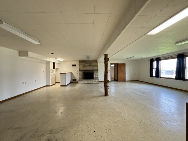 Building Photo - 3170 Asbury Rd