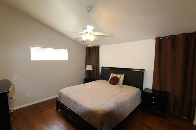 Building Photo - Spacious 3-Bedroom Townhouse with Main-Level Primary Suite