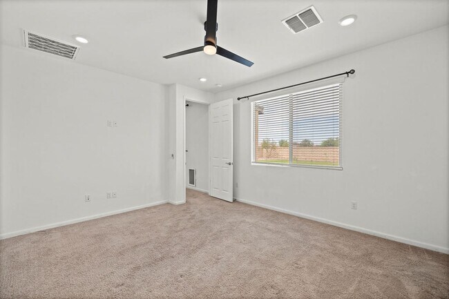 Building Photo - Beautiful 3 Bedroom Home in La Estancia & ...