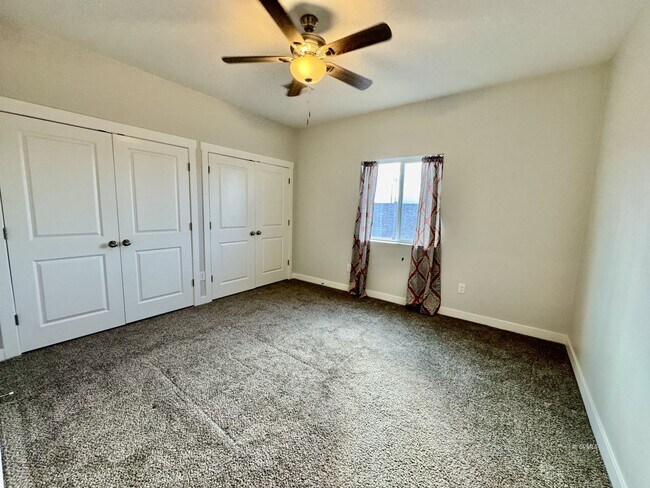 Building Photo - 860 S Flagstone Wy