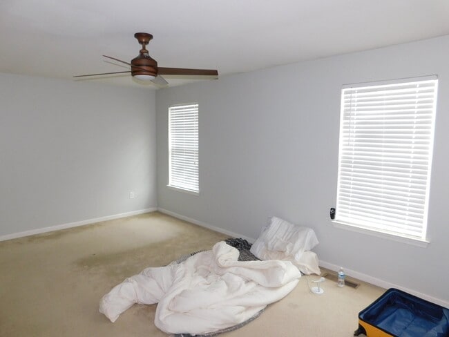 Building Photo - 104 Pebble Creek Dr