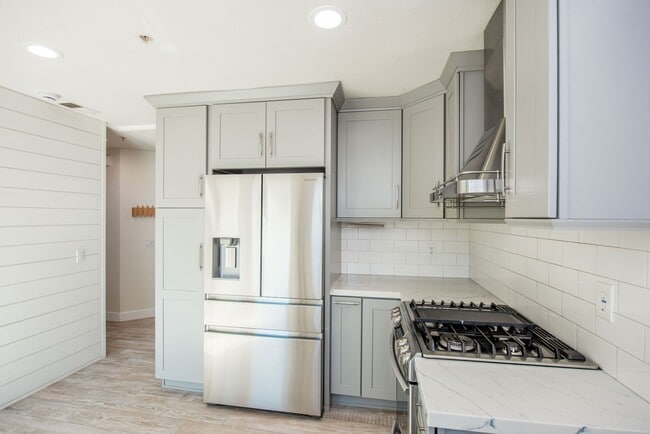 Building Photo - Eastside Costa Mesa Gem