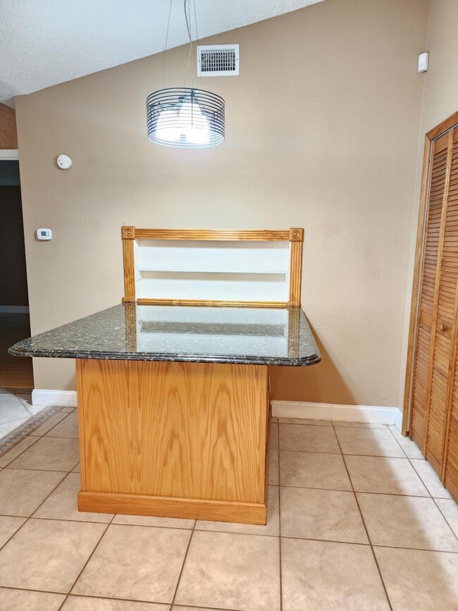 Building Photo - 2153 Royal Poinciana Blvd