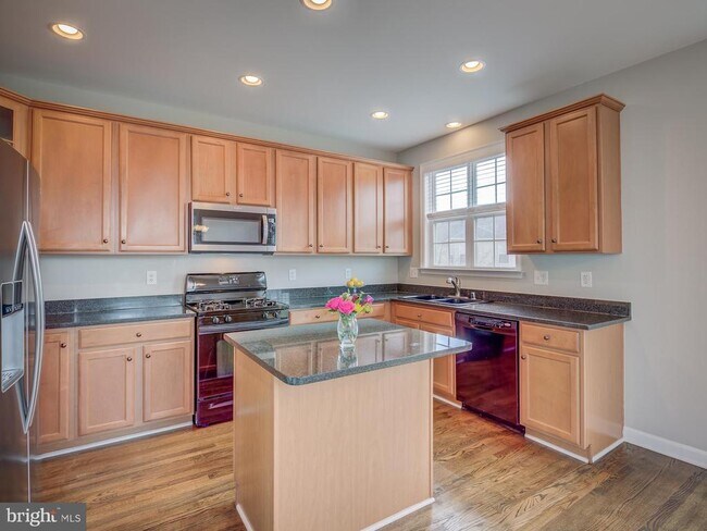 Building Photo - 42451 Magellan Square