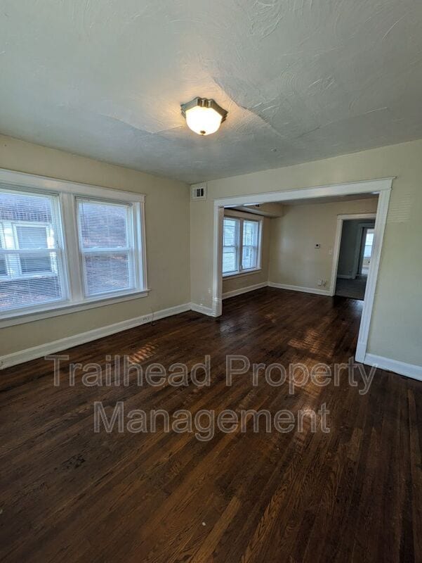 Building Photo - 4002 Warwick Blvd