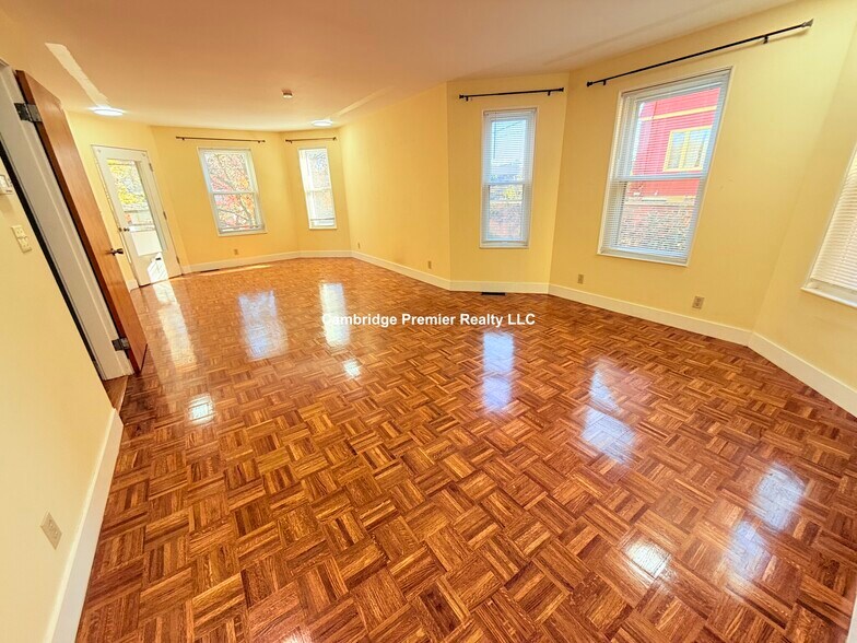 Building Photo - 10 Packard Ave