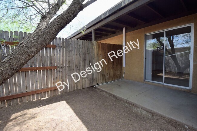 Building Photo - Updated 2 Bed 1 Bath Duplex with Fresh Paint, Ductless Heating/Cooling and Private Yard