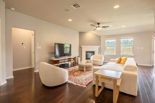 Building Photo - 1301 Rimstone Dr