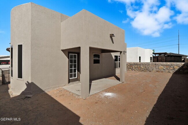 Building Photo - 13960 Garforth Ave
