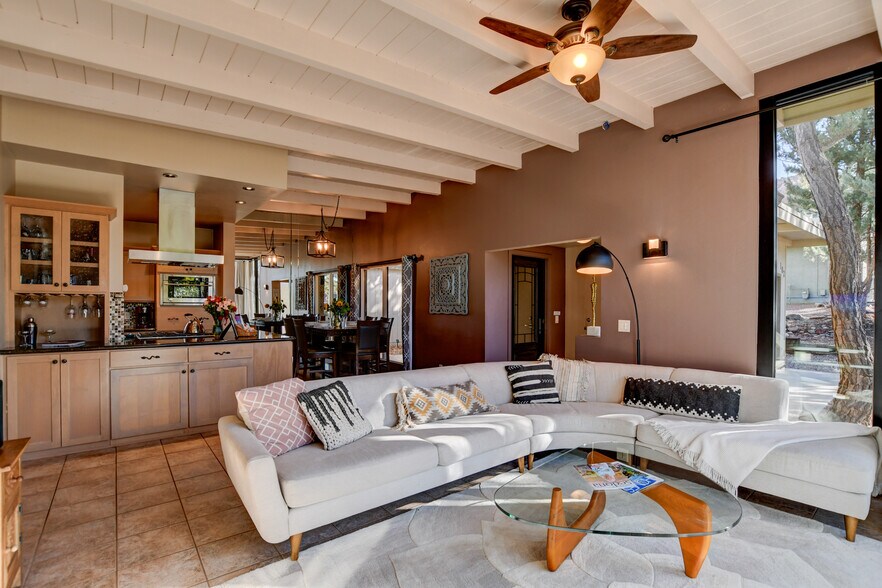 Building Photo - 182 Meadow Lark Dr
