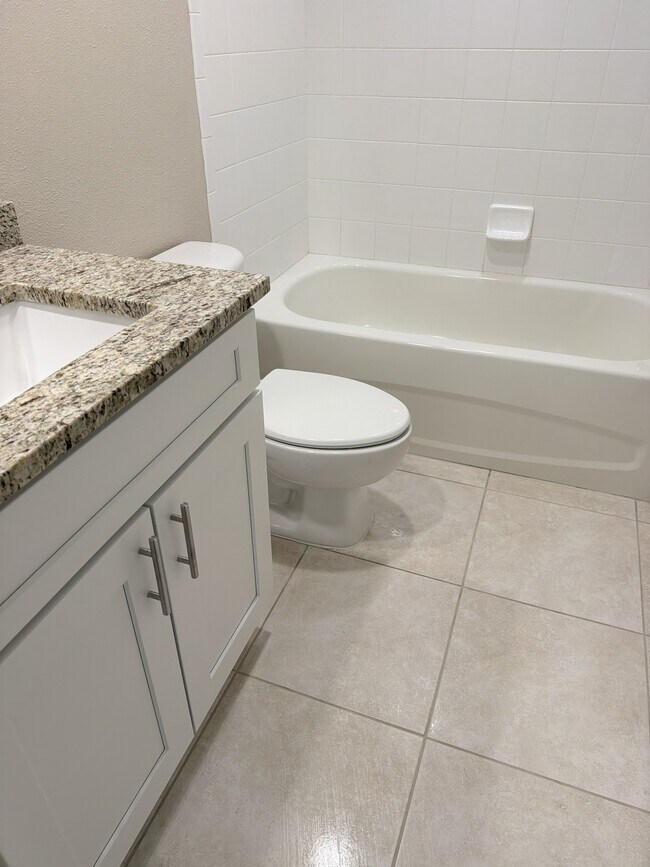 Building Photo - 960 Starkey Rd