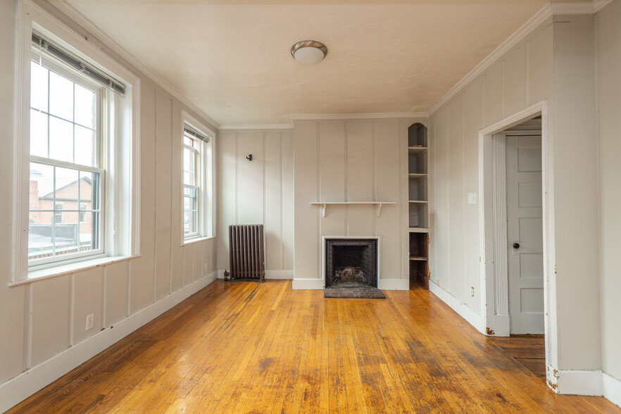 Primary Photo - 83 Myrtle St