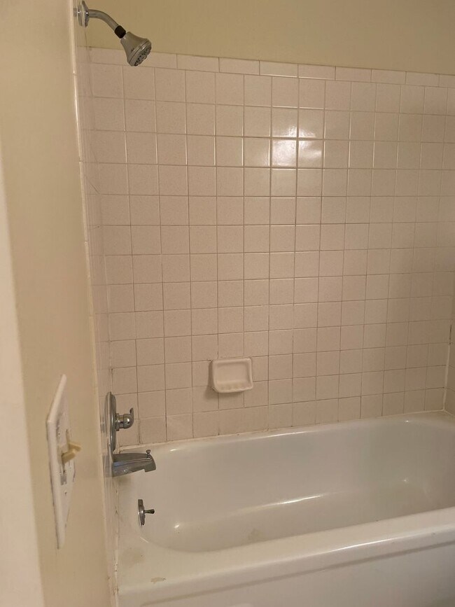 Building Photo - 1 bed/1 bath apartment close to CSU, bike trails, restaurants, shopping and more!