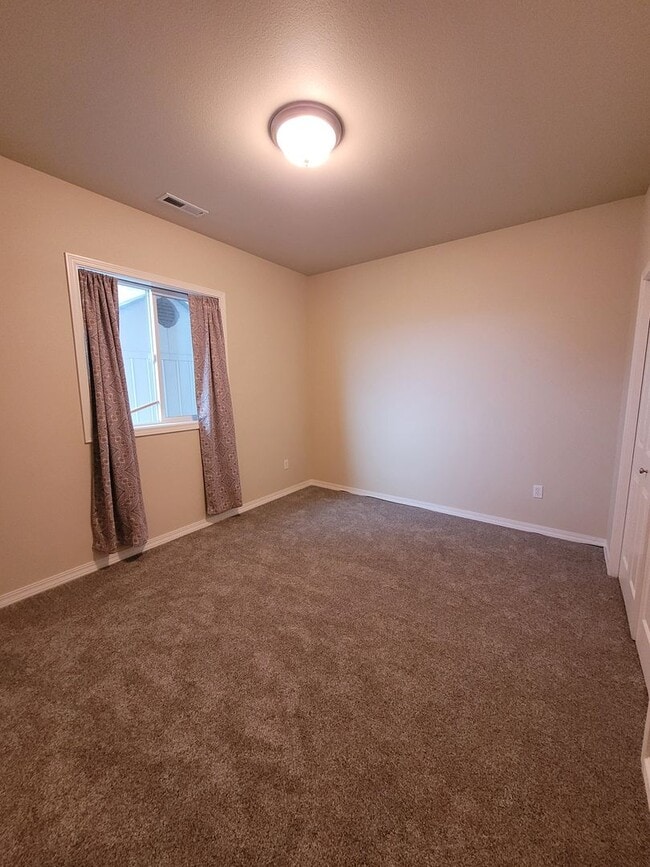 Building Photo - Well Maintained Family Home in Clarkston Heights