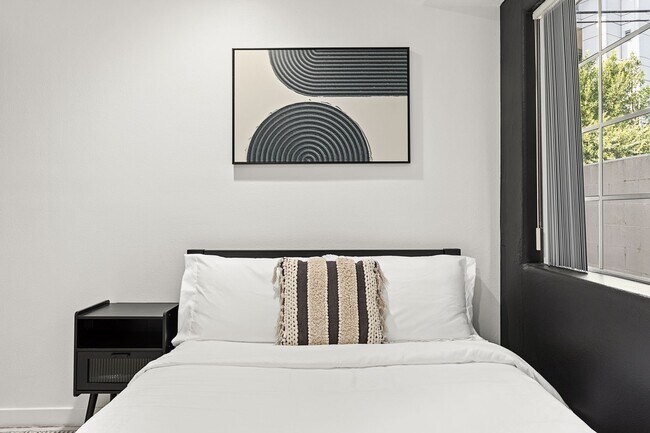 Building Photo - 10777 Ashton Ave