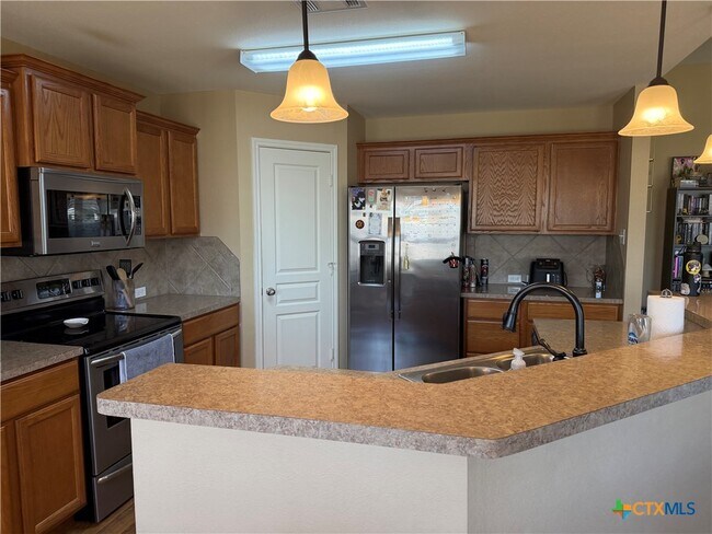 Building Photo - 1126 Neuberry Cliffe