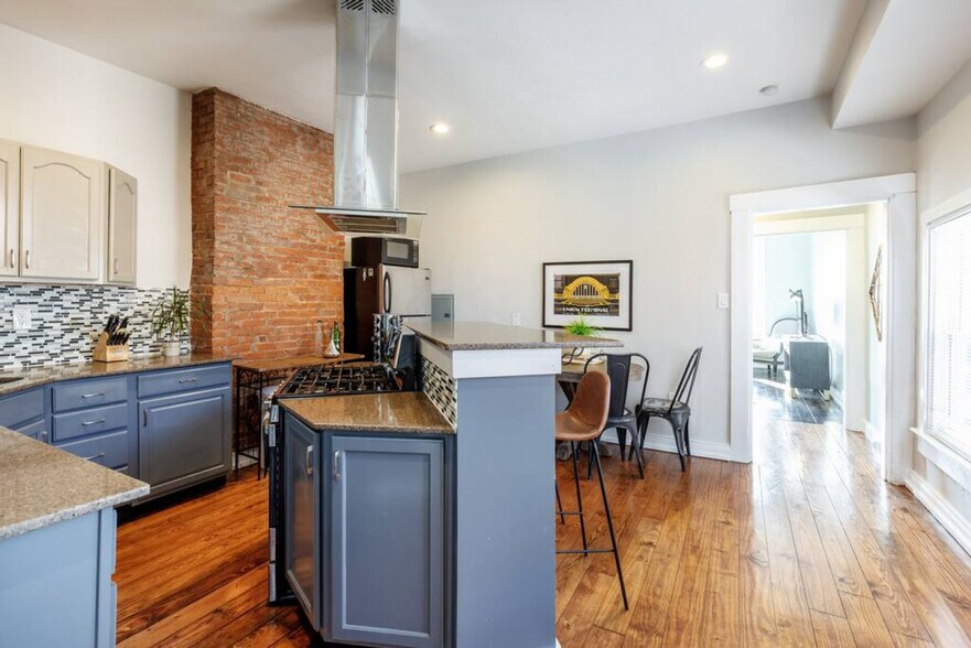 Building Photo - 424 Liberty Hl
