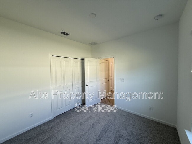 Building Photo - 8198 Horsebit Cir