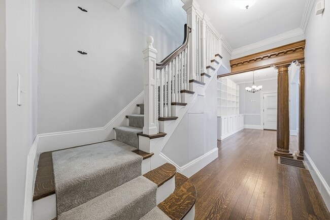 Building Photo - 33 Adams St