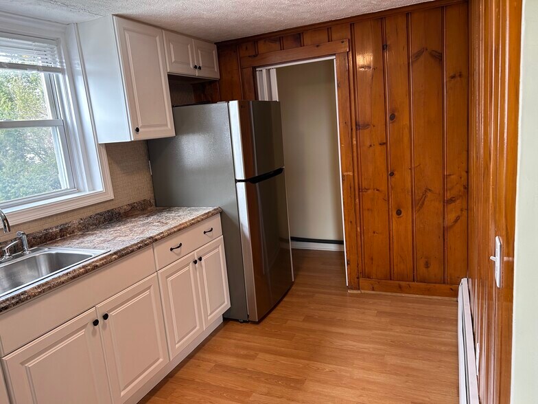 Building Photo - 133 Fenner St