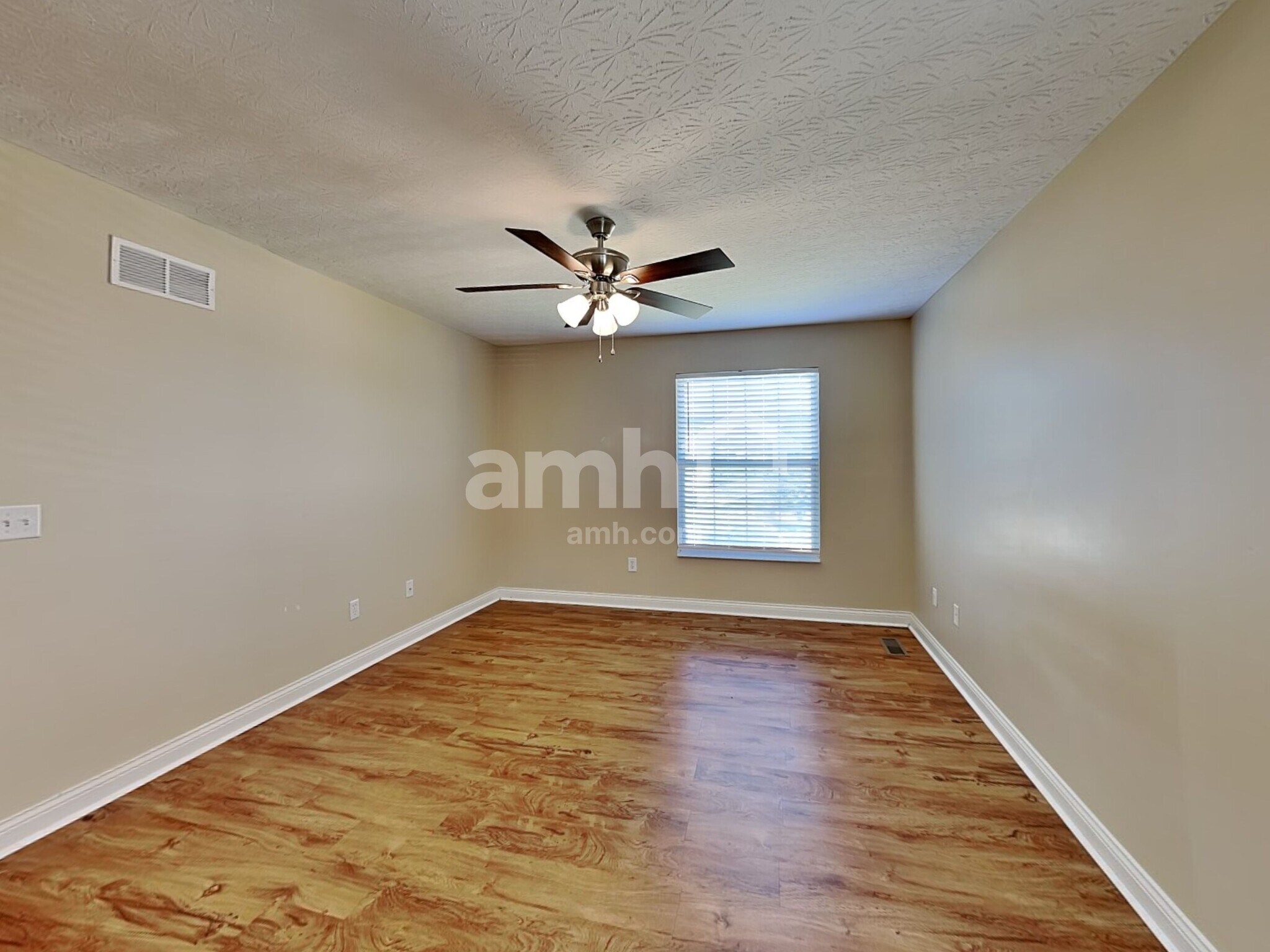 Building Photo - 10408 Lynchburg Dr