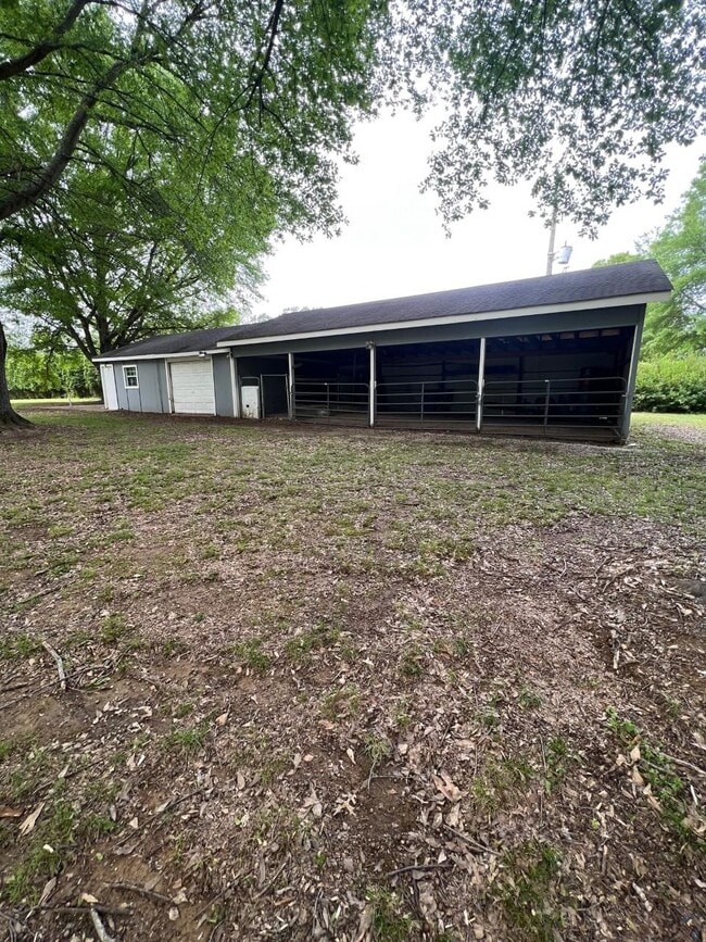 Building Photo - 11485 Sycamore Farms Rd