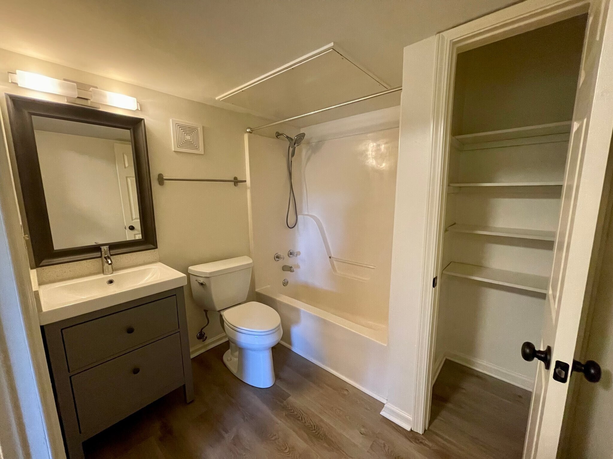 Building Photo - 2200 S Louisiana St